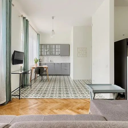 Apartment Art & Comfort *
